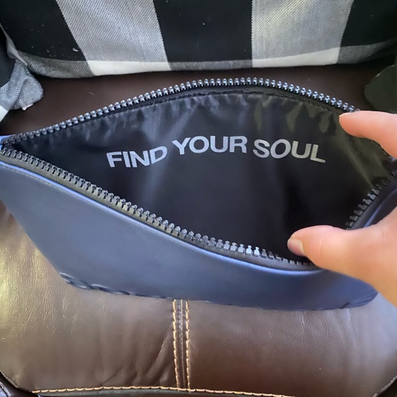 Soulcycle BUNDLE navy clutch pouch soul cycle tote. - Picture 7 of 11